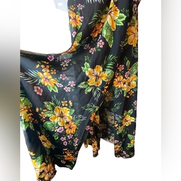 LuLaRoe Joy Vest Dark Hawaiian Floral Duster Women's Size Medium - Picture 8 of 8